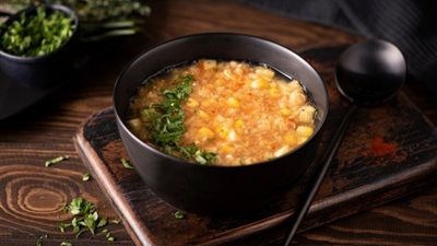 طريقة عمل شوربة العدس مع الذرة