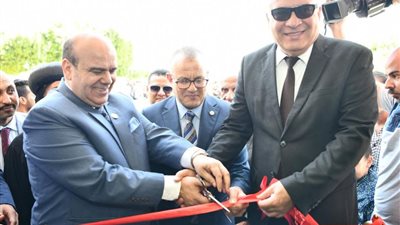 محافظ قنا يفتتح مقر فرع توثيق الشهر العقاري بمجمع الألومنيوم