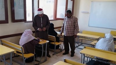 رئيس منطقة سوهاج الأزهرية يتفقد لجان امتحانات الثانوية