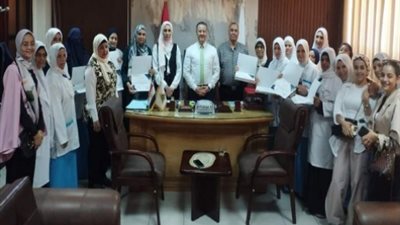 الدخاخني يكرم العاملين المتميزين بمستشفيات جامعة بنها.. صور