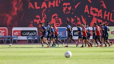 الأهلي يختتم مران اليوم بتقسيمة قوية استعدادًا لمواجهة فاركو