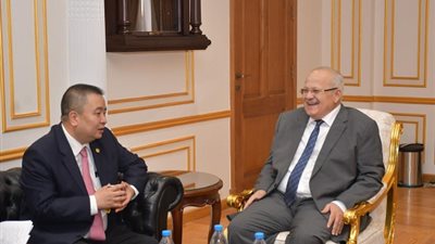 الخشت: الملفات الأكاديمية تتصدر مناقشات جامعتي القاهرة وفودان