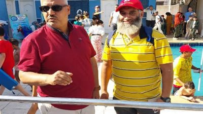 وكيل الشباب والرياضة بالقليوبية يغلق حمام سباحة كفرعبيان بالخانكة