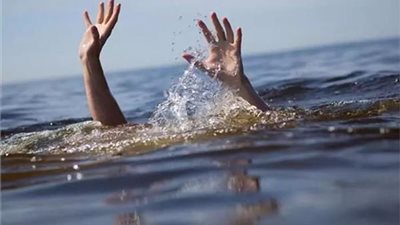 هرب من حرارة الجو ...للموت بالشرقية