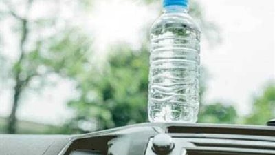 خبيرة تغذية: شرب الماء المعبأ المعرّض للحرارة ليس آمنا