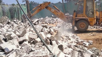 ازالة ٥٣ حالة بناء مخالف وتعديات علي الأراضي الزراعية بالجيزة