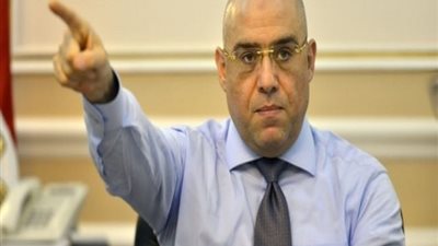 وزير الإسكان: جار إنشاء الطريق الإقليمى الشرقى حول مدينة أسوان