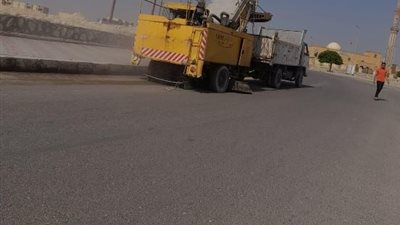 رئيس جهاز ١٥ مايو: إستمرار أعمال النظافة فى جميع الأحياء.. بالصور