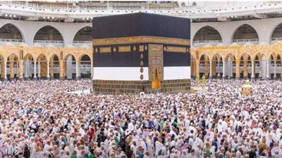 الحج والعمرة تبدأ استقبال المعتمرين وإصدار تأشيراتهم من اليوم