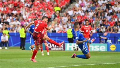 سويسرا ضد إيطاليا .. فارجاس يسجل الهدف الثاني لمنتخب سويسرا