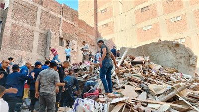 محافظ أسيوط يوجه بصرف تعويضات عاجلة لضحايا العقار المنهار بحي شرق