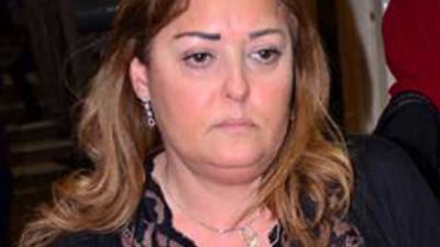 الموت يفجع الفنانة نهال عنبر