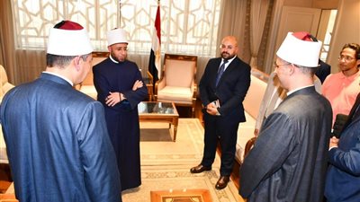ترحاب كبير واستقبال حافل من قيادات الأوقاف للوزير الجديد