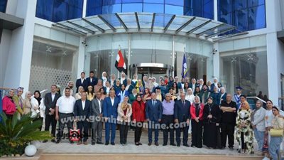 رئيس جامعة دمياط يشهد 