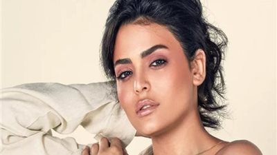 أسماء جلال: اكتئبت وخسيت 10 كيلو وتساقط شعري بسبب انتقاد الجمهور