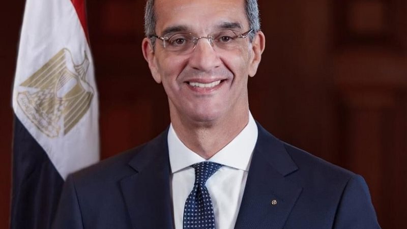 الدكتور عمرو طلعت