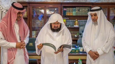 السديس لإدارة الإعلام : أنتم تمثلون صورة الحرمين في أعين المسلمين البريد الوارد x