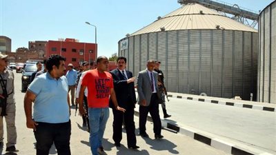 محافظ القليوبية يفاجئ مشروعي صوامع الغلال و اسكان الخانكة