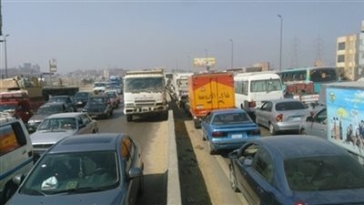 تكدس مرورى بمحيط كوبرى قلما على طريق إسكندرية الزراعى