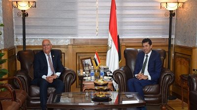 وزير الشباب ومحافظ بورسعيد يبحثان سبل تطوير ستاد المصرى