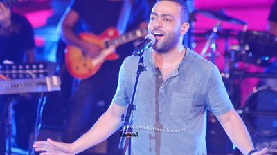 تامر عاشور يشعل المسرح الروماني بالإسكندرية بحفل 