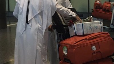 شاهد.. أول فوج من حجاج قطر يصل للسعودية لأداء مناسك الحج