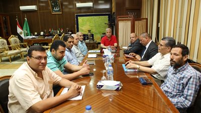 محافــظ المنوفية: اتخاذ الاجراءات القانونية ضد المصانع غير الملتزمة بمعايير معالجة الصرف