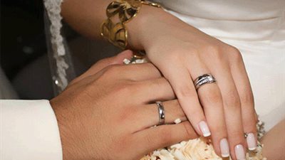 يتزوج عشيقته بحضور زوجته .. فيديو