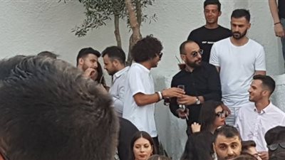 عمرو وردة فى حفل لشرب الخمر باليونان
