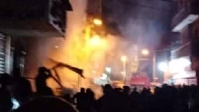 إخماد حريق بفروشات شارع مصر التجاري في الإسماعيلية ..صور
