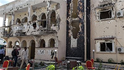 حركة الشباب تعلن مسئوليتها عن تفجير سيارتين بقاعدة عسكرية بالصومال