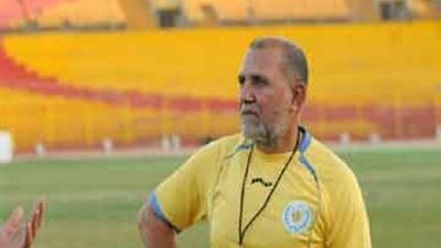 مدير الكرة بالاسماعيلي يطالب الجماهير بمساندة الفريق