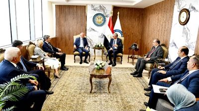 وزير البترول يستقبل وفداً رفيع المستوى من مسئولي إينى الإيطالية