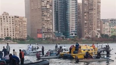 الإنقاذ النهري يبحث عن جثمان مفقود في سقوط سيارة عروسين بالنيل