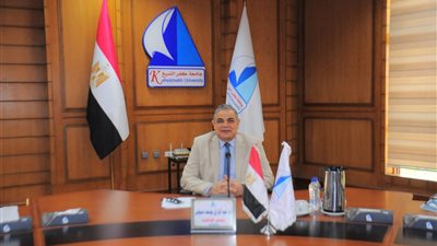 دسوقي يؤكد على بدء أعمال الصيانة والتجهيزات بكليات ووحدات الجامعة