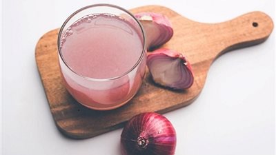 الحلبة والبصل .. لعلاج تساقط الشعر طبيعيا