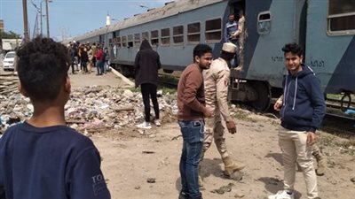 اصطدام قطار مطروح / القاهرة بسيارة نقل