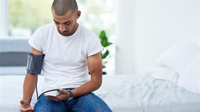 ما هي وسائل تجنب آثار الحرّ لمرضى ارتفاع ضغط الدم؟ .. طبيب يجيب