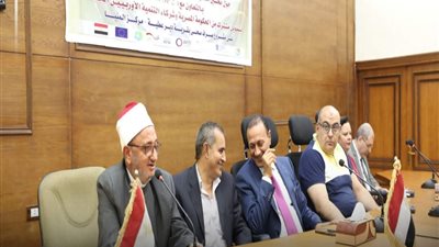 رئيس مياه المنيا و عميد كلية الزراعة يناقشان معالجة الحمأة