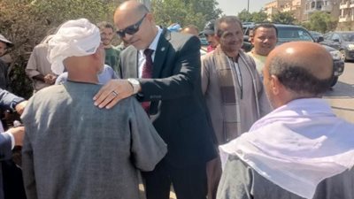 وزير العمل: القيادة السياسية تولّى الإهتمام الأكبر نحو نزول المسؤولين للمواطنين
