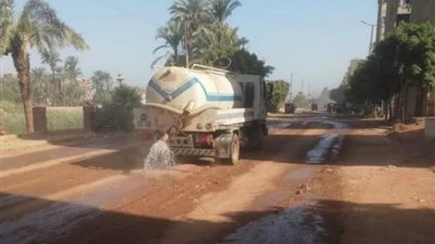حملات مكبرة لتمهيد الطرق والنظافة ورفع 30 طن مخلفات بسوهاج
