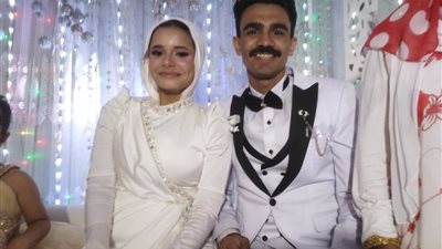 خطوبة سعيدة