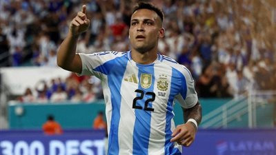 الأرجنتين ضد كولومبيا .. لاوتارو مارتينيز يسجل للأرجنتين أخيرا