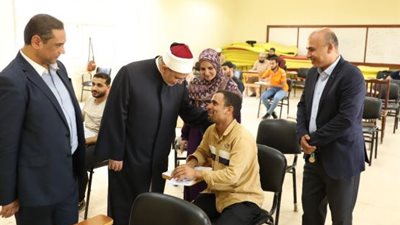 جولة تفقدية موسعة لرئيس جامعة الأزهر على امتحانات الدراسات العليا