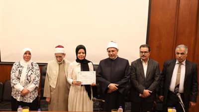 رئيس جامعة الأزهر يشهد تكريم دورة الأحاديث النبوية