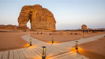 مسؤول سعودي: المملكة تستهدف زيادة أعداد السائحين إلى 150 مليونا في2030