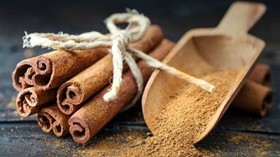 علماء يحولون مادة في القرفة إلى دواء مضاد لالتهاب المفاصل