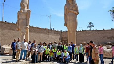 محافظ سوهاج يتفقد المنطقة الأثرية بأخميم بعد نقل سوق الأربعاء