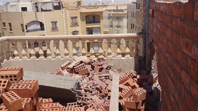 جهاز القاهرة الجديدة يشن حملة إزالة للمباني المخالفة .. صور