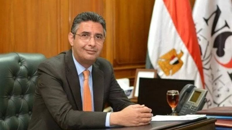 الدكتور شريف فاروق